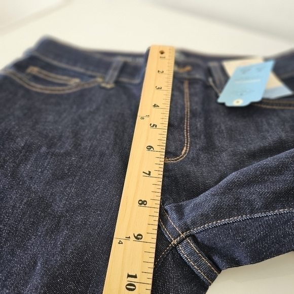 St. John's Bay Mid Rise Straight Jean Size 6P Short - Picture 5 of 13